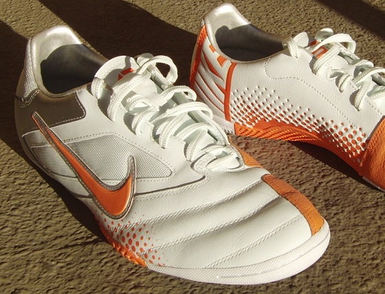 erotisch Betreffende aanplakbiljet Nike5 Elastico Pro Indoor Shoe Review - Soccer Cleats 101