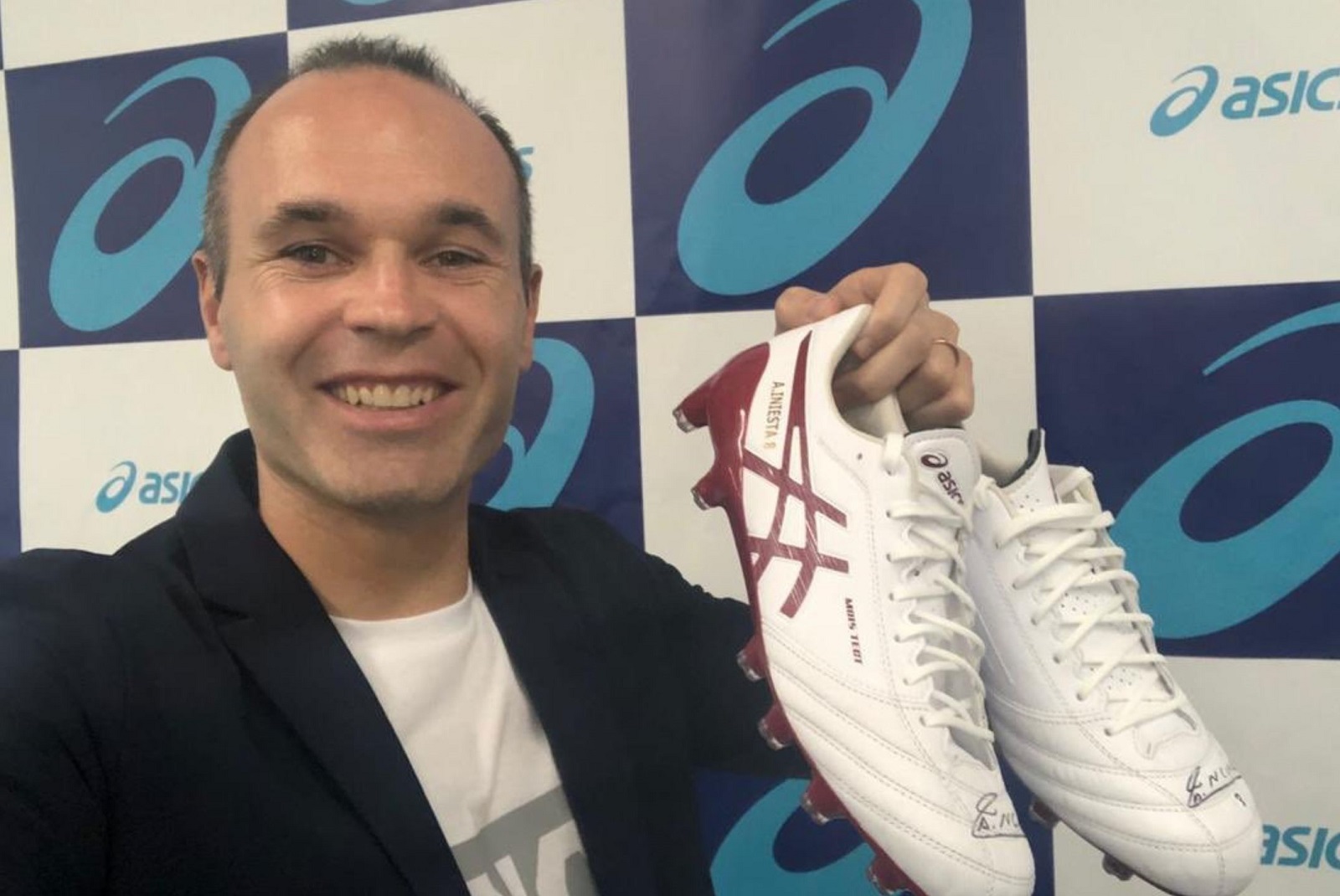 Iniesta Asics Boots | Soccer Cleats 101