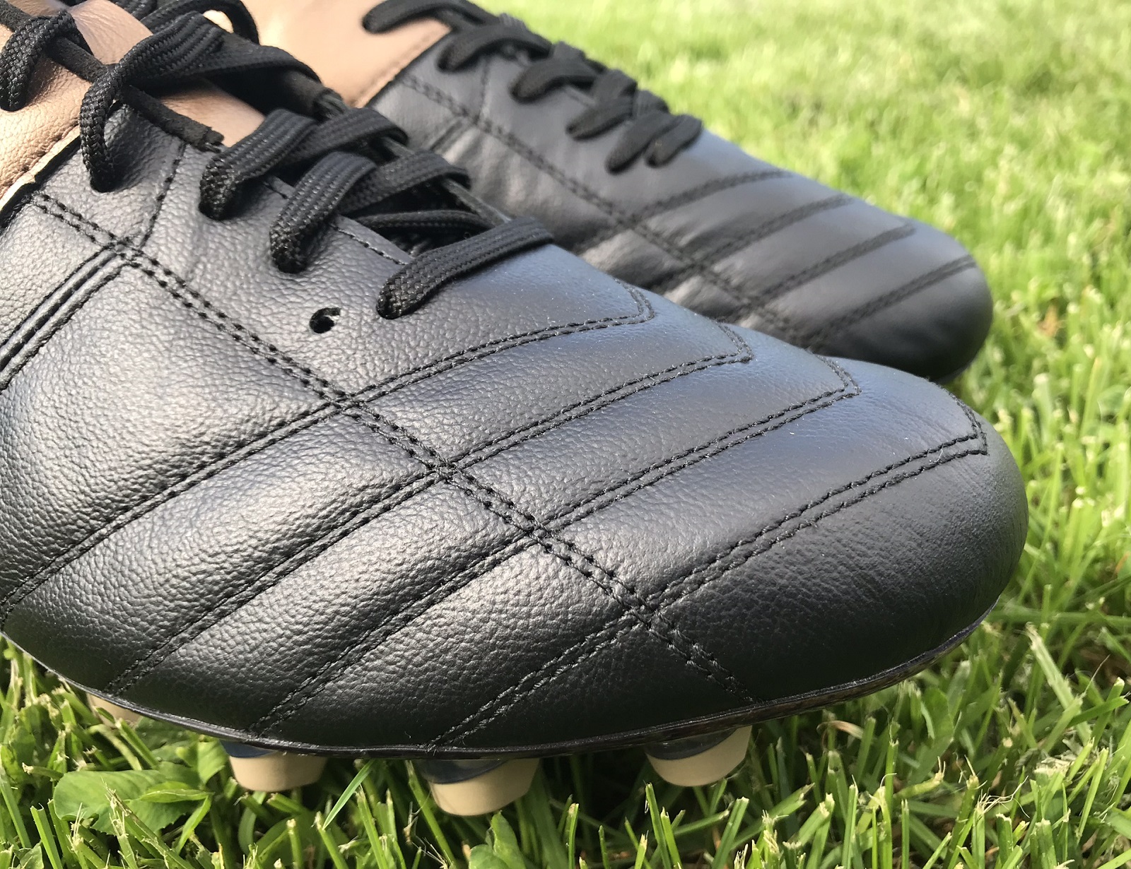 Unozero Modelo 1.0 Released - New Brand, New Boot! - Soccer Cleats 101